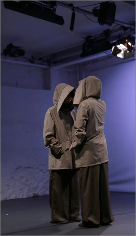 Double U — photograph 3 of 4
